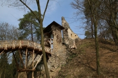 Zřícenina hradu Hláska u Čtyřkol